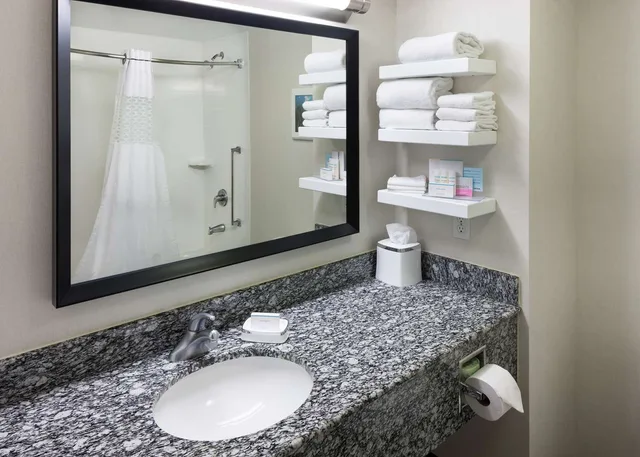 استوديو بريميوم بسريرين كوين، Hampton Inn San Diego Downtown 2/2