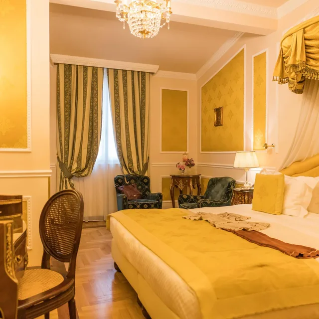 غرفة ديلوكس بسرير كينج، Bernini Palace Hotel 1/8