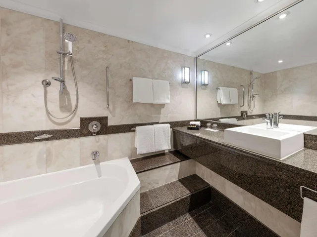 غرفة ديلوكس بسرير مزدوج بإطلالة، PULLMAN SYDNEY HYDE PARK 5/5