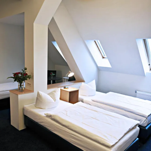 غرفة ثلاثية، Hotel Transit Loft 1/10