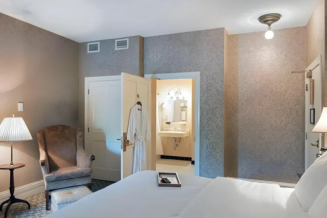 غرفة بسرير كينج، Nicollet Island Inn 1/1