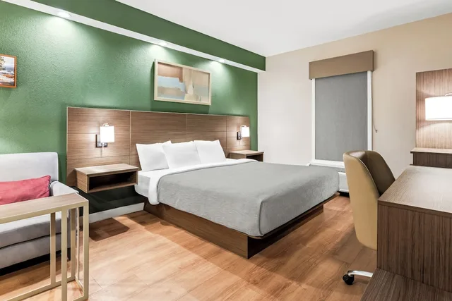جناح بسرير كينج مع أريكة لذوي الإعاقة، Quality Inn Pooler - Savannah I-95 7/10