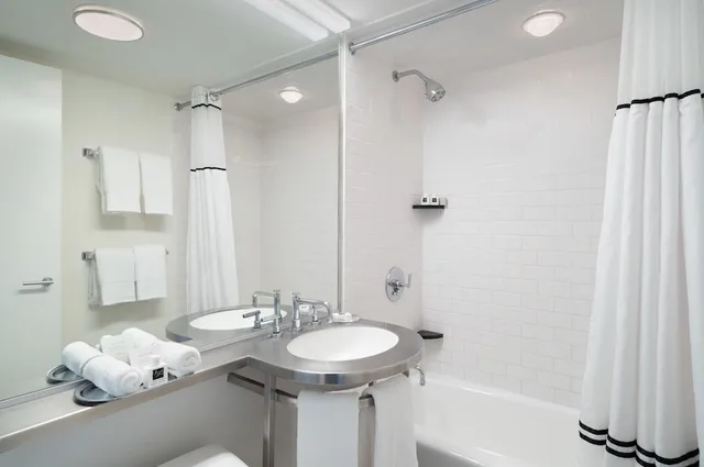 1 Bedroom, Star, Courtyard, Suite, King Bed, Sofa، The Star Inn 2/2