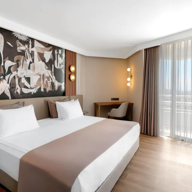 جناح ديلوكس بسرير كينج مع أريكة بجاكوزي، Best Western Plus Khan Hotel 1/7