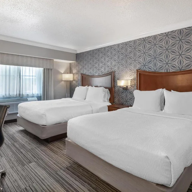 غرفة بسرير كوين يُسمح فيها بالحيوانات الأليفة بحوض استحمام لذوي الإعاقة، Best Western Plus Franklin Square Inn Troy/Albany 1/4
