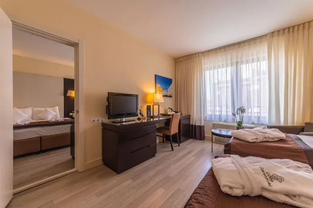 غرفة عائلية بأربعة أسرّة، Lions Garden Hotel 6/10