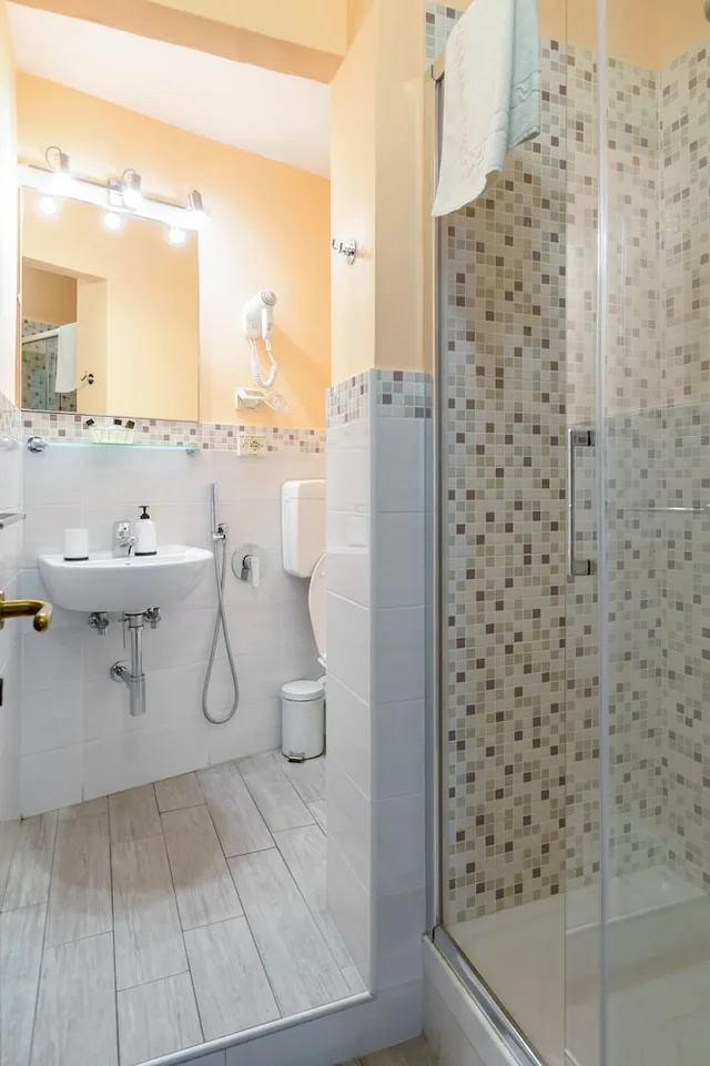 غرفة ثلاثية بسرير مزدوج وسرير فردي، Guest House Bel Duomo 8/10