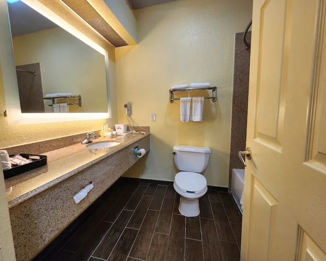جناح استوديو ديلوكس بسرير كينج للمدخنين، Studio6 Suites Pasadena, TX 5/8