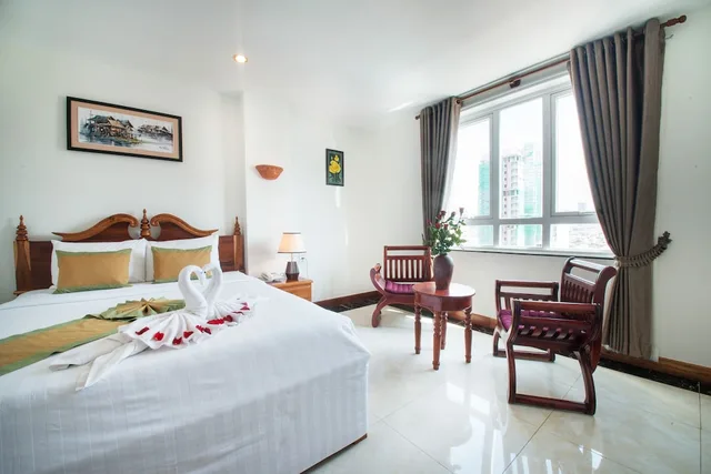 غرفة ديلوكس بسرير كينج بإطلالة على المدينة بحوض استحمام، RELAX HOTEL 1/3