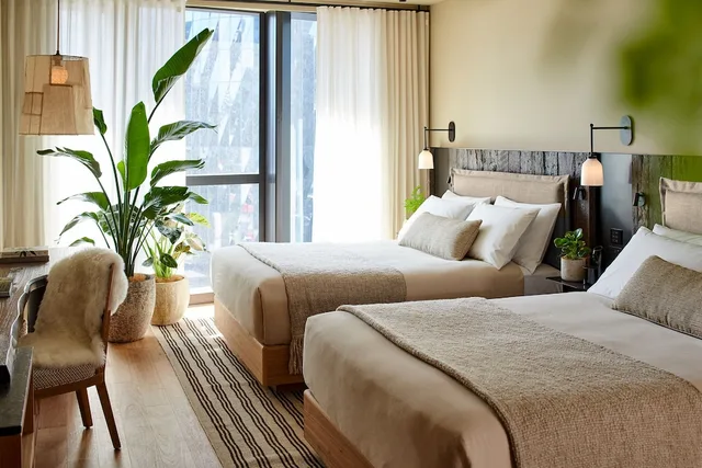 Reserve, River, 2 Queen Beds، 1 Hotel Melbourne 1/2