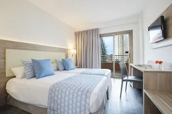 غرفة بشرفة مفردة بسرير مزدوج، Benidorm East by Pierre and Vacances 1/2