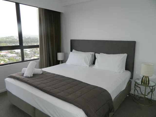 2 Bedrooms, Deluxe, Apartment, Queen and Twin Beds, Beach Front، ROYAL PALM RESORT 4/10