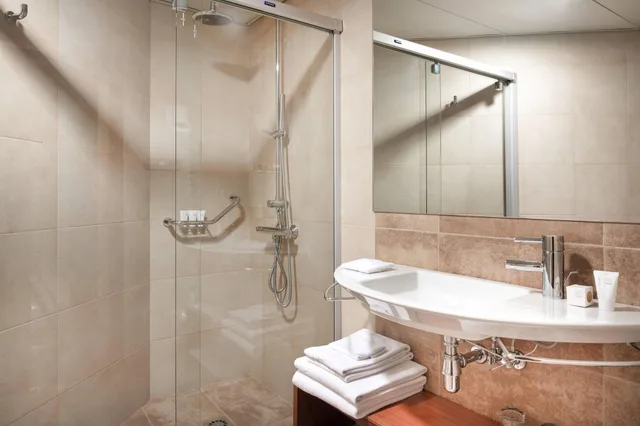 غرفة قياسية بسريرين منفصلين، AC Hotel Carlton Madrid by Marriott 5/10
