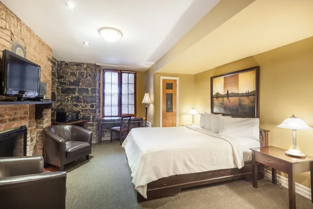 جناح جونيور بسرير كوين مع أريكة، Acadia Hotel 2/9