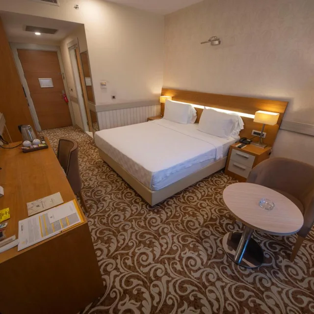 Deluxe, Double Bed, Grand Itimat Hotel 7/10