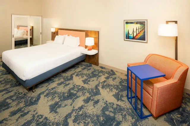 غرفة بسرير كينج بإطلالة على المدينة، Hampton Inn and Suites St. Augustine-Vilano Beach 2/8