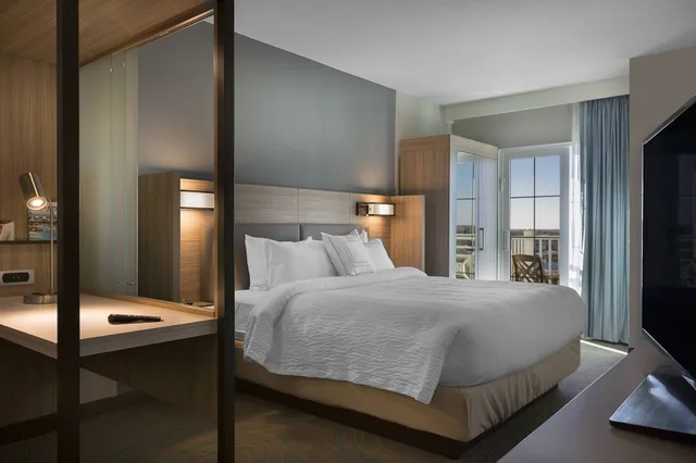 جناح بسرير كينج مع أريكة، Springhill Suites New Smyrna Beach 1/6