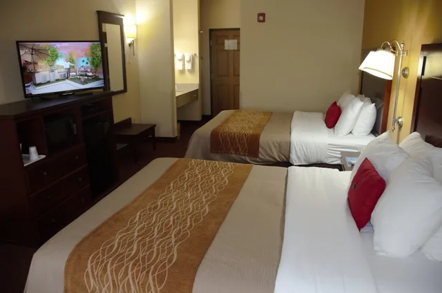غرفة بسريرين كوين، Americas Best Value Inn St. Robert 2/10