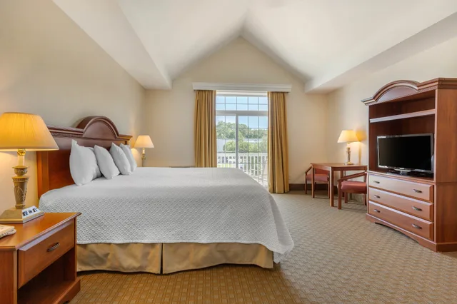 غرفة فاخرة بسرير كينج بشرفة، Ogunquit Hotel 7/10