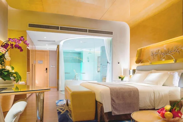 غرفة ديلوكس بسرير مزدوج بإطلالة على البحر بشرفة، Wyndham Grand Hotel Qingdao 7/7
