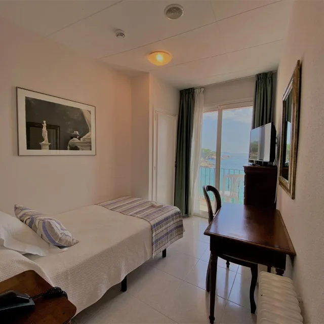 Room, Single, Costa Brava 1/6