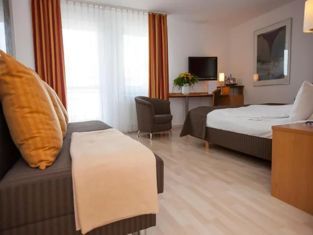 غرفة قياسية رباعية بسرير كينج مع أريكة، Centro Hotel U-NO1, Trademark Coll 2/3