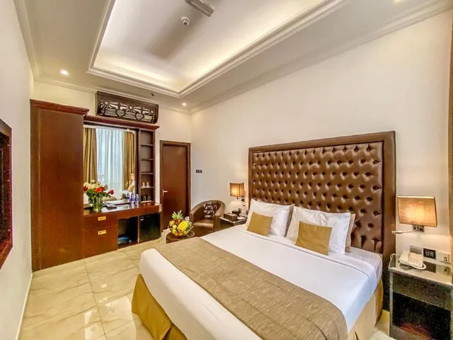 بنغل بسرير مزدوج بإطلالة على المسبح، Mirage Bab Al Bahr Beach Hotel 1/7