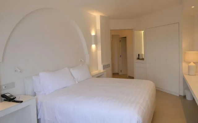 غرفة ديلوكس بسرير مزدوج بإطلالة على البحر، Pagoda Hotel Residence 2/5