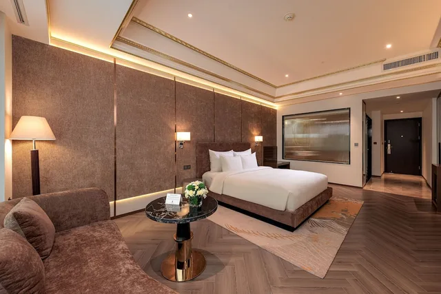 Room, King Bed, Grand Plaza Hanoi 2/3