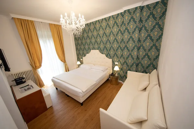 غرفة عائلية بسرير كوين وسرير بطابقين في الملحق، Hotel Re Enzo 3/8