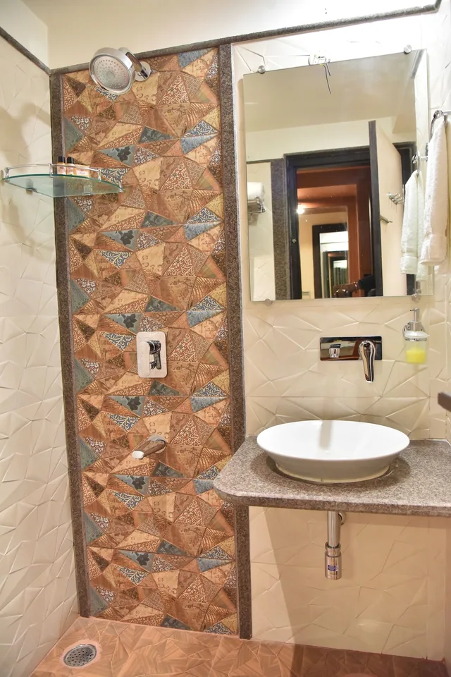 غرفة ديلوكس بسرير مزدوج، Hotel R K Grand 8/8