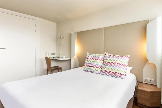 Room, Double Bed, CAMPANILE ARRAS - SAINT NICOLAS 2/10
