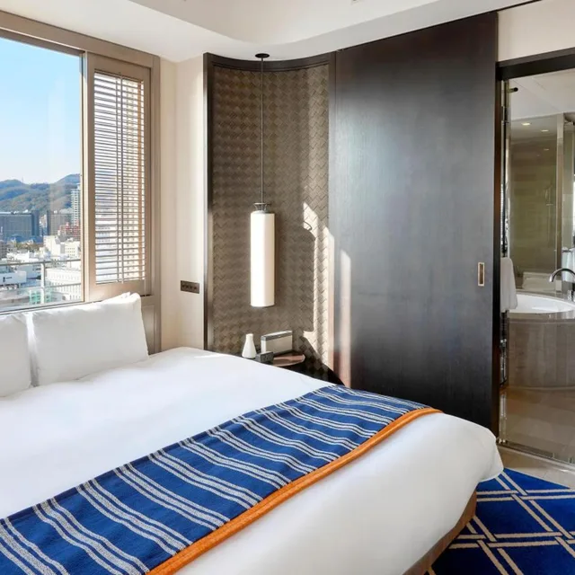 جناح جونيور بسرير كينج في طابق مرتفع، Oriental Hotel 1/7