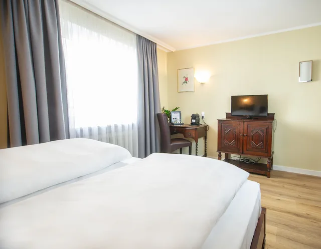 غرفة كومفورت بسرير كينج بإطلالة على الفناء، Acanthushotel Munich 4/10