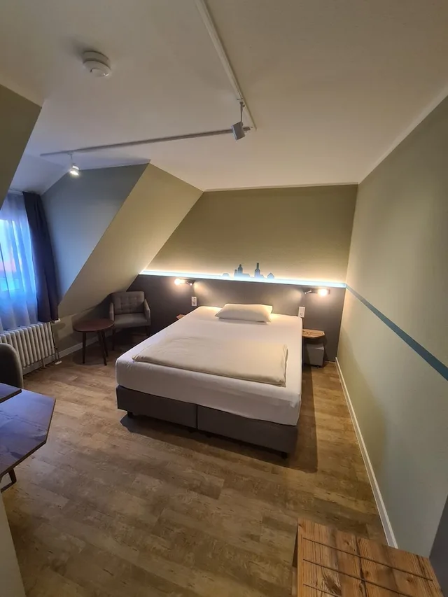 غرفة كلاسيكية مفردة بسرير فردي، Stadthotel Engel 4/10