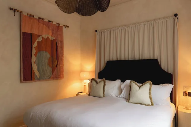 Guest Room, King Bed, NO 15 GREAT PULTENEY 2/10