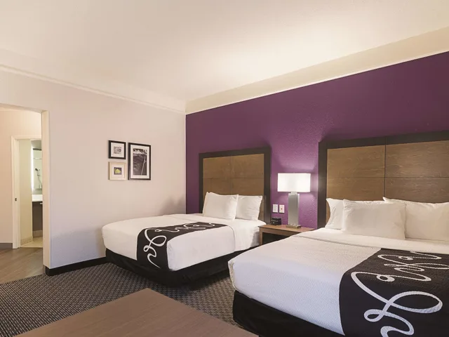 غرفة بسريرين مزدوجين لذوي الإعاقة، La Quinta Inn Suites Oklahoma City Nw Expwy 1/6