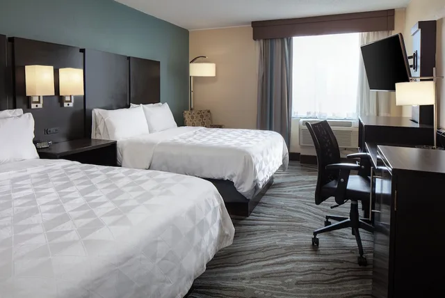 غرفة قياسية بسريرين كوين، Holiday Inn Rock Island - Quad Cities 3/4