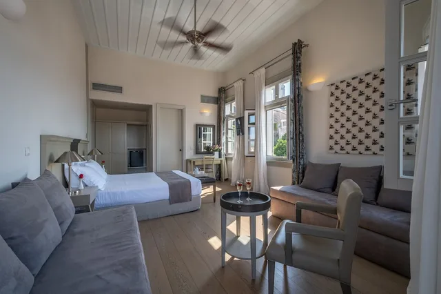 جناح جونيور بسرير مزدوج بإطلالة على البحر مع أريكة، Grand Sarai Nafplio 8/10