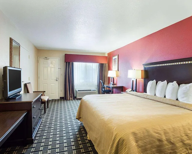 غرفة بسرير مزدوج، Quality Inn Southaven - Memphis South 4/8