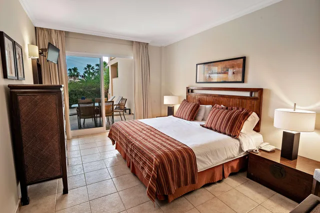 Premium Plus Two Bedroom Suite Hot Tub 4+1، Wyndham Grand Costa del Sol 1/10