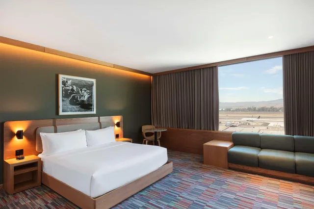 جناح جونيور بإطلالة، Hilton Garden Inn Guadalajara Airport 2/5