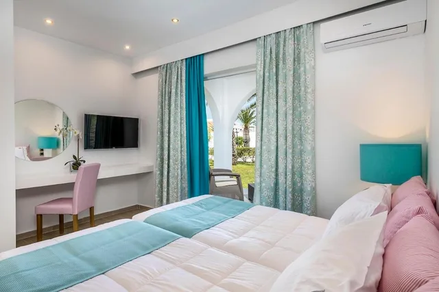 بنغل بشرفة، Smy Kos Beach and Splash 3/10