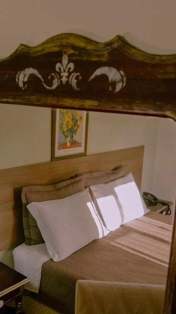 غرفة فاخرة رباعية بسرير مزدوج وسريرين منفصلين، HOTEL BLUMENHOF 2/3