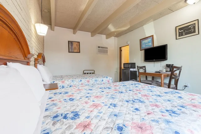 2 Full Beds Non-Smoking، Sonrise Inn Lincoln Hwy By OYO 10/10