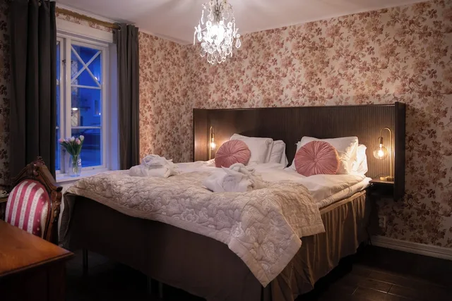 Junior Suite, King Bed, Garden View, Slottshotellet 1/2