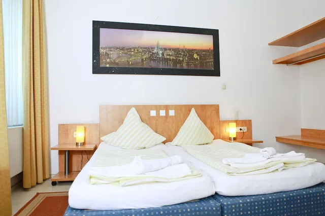 غرفة قياسية بسرير كينج، City Hotel Storch 3/10