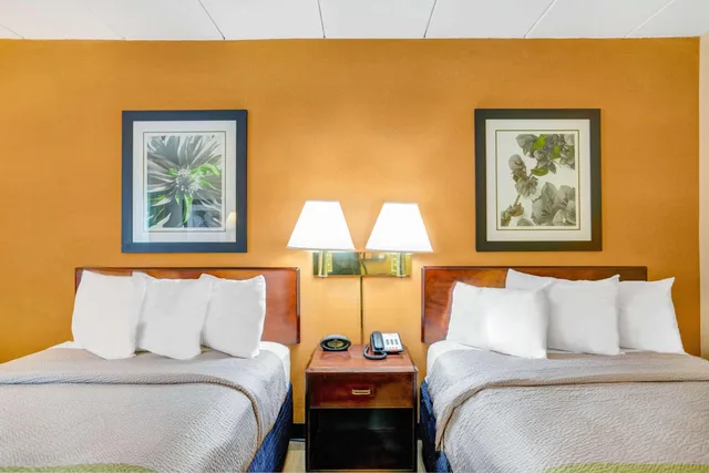 غرفة ديلوكس بسرير مزدوج، Motel6 Milford, CT 5/10