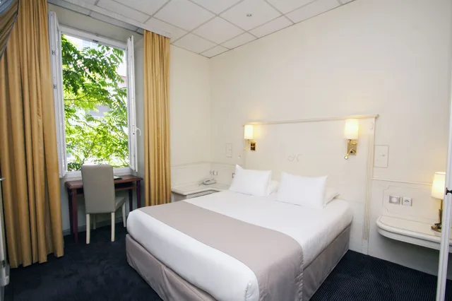 غرفة بسرير كوين، Hotel Napoleon Ajaccio 4/10
