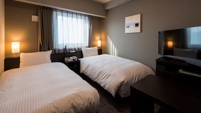 غرفة قياسية بسريرين منفصلين للمدخنين، Hotel Route-Inn Grand Tokyo Asakusabashi 1/1